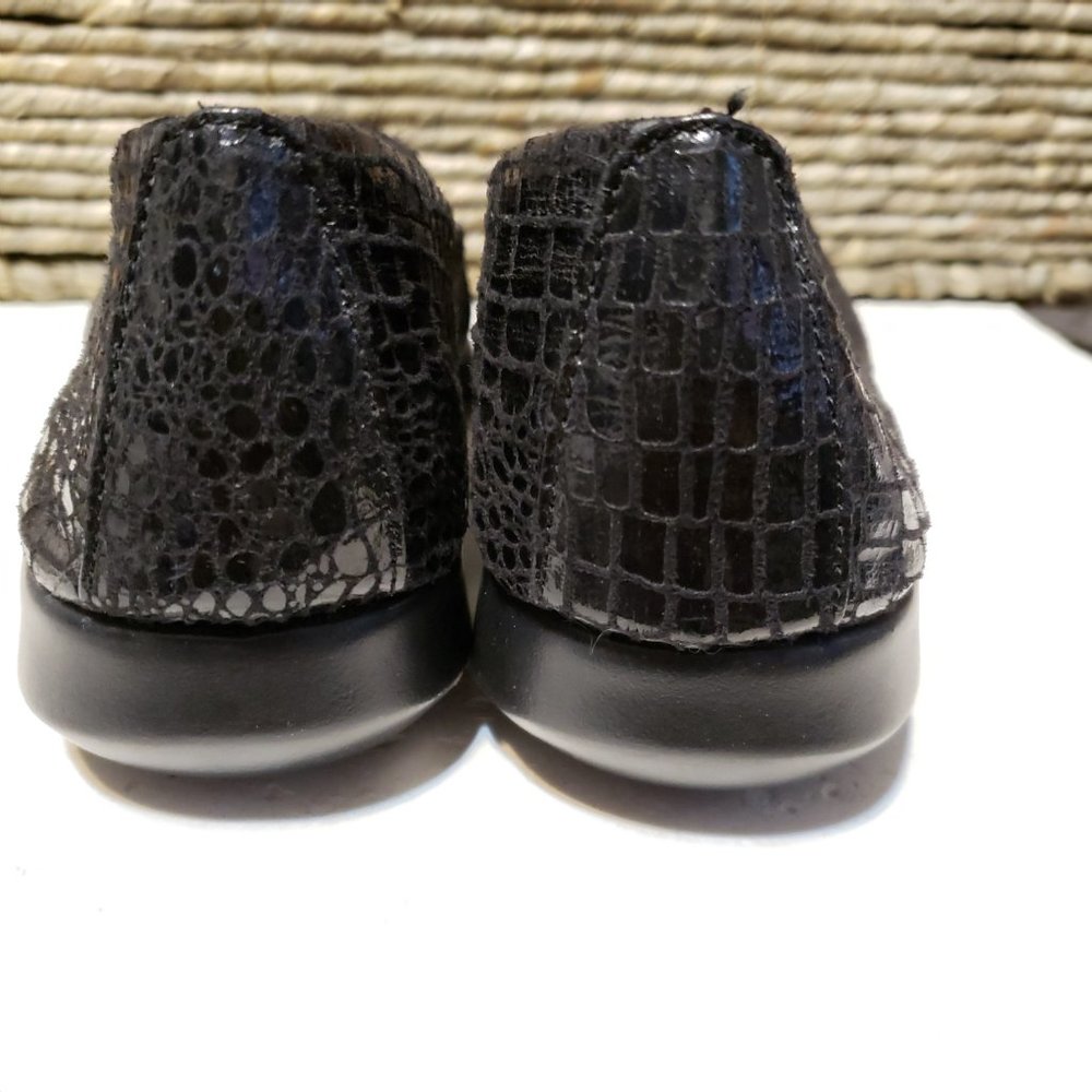 Aerosoles Army Soft Embossed Croc Design Size 9.5 - Picture 4 of 8
